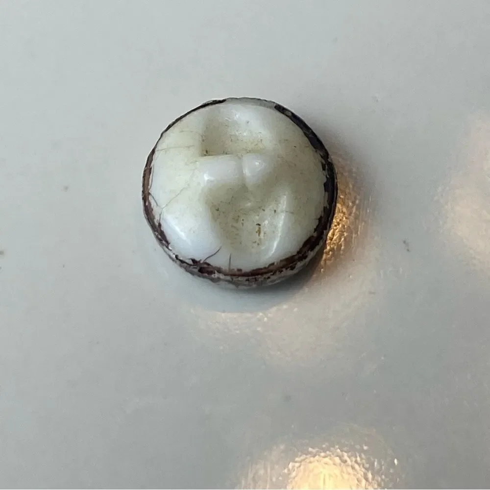 Vintage Single Small White Glass Cameo Button